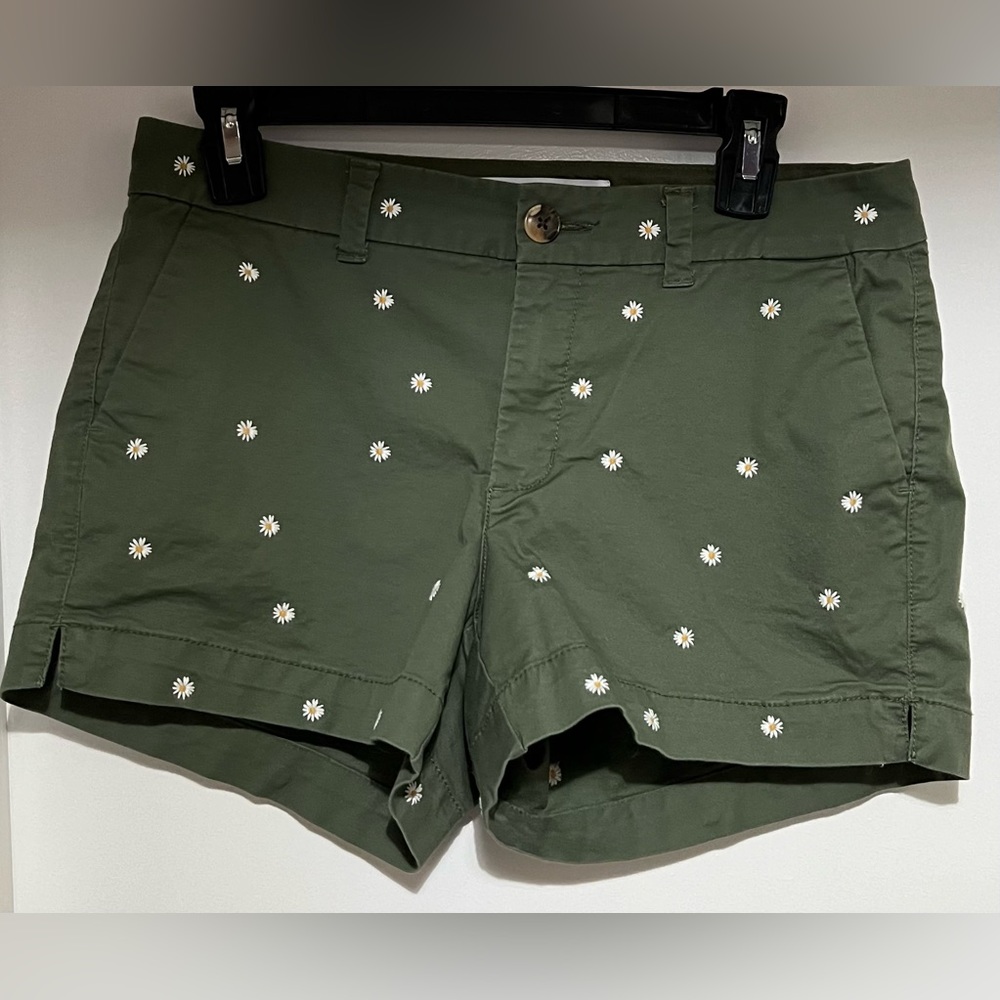 Old Navy mid-rise everyday short 3.5”